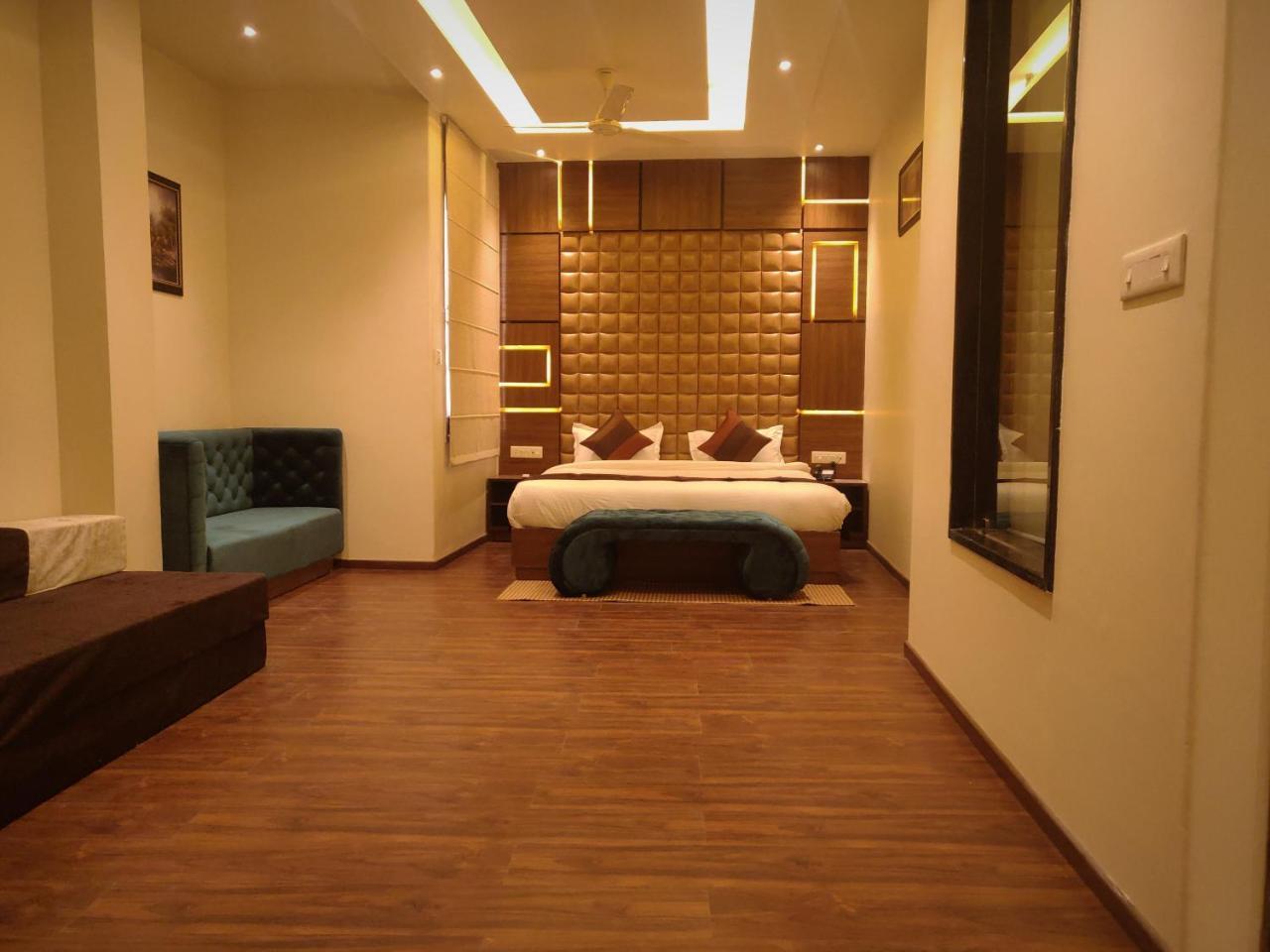 Hotel Regal Amritsar Esterno foto