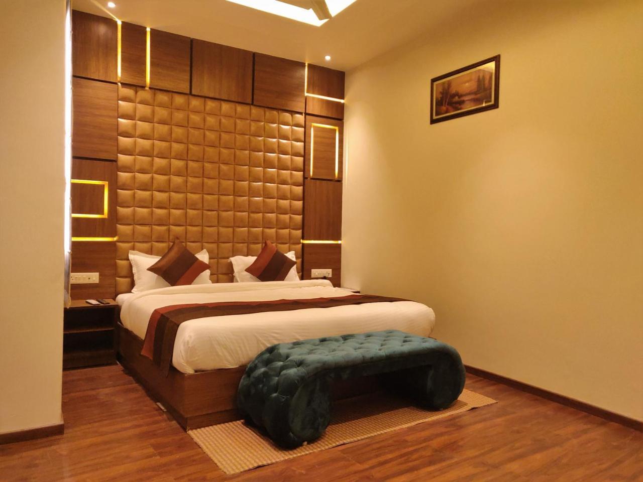 Hotel Regal Amritsar Esterno foto